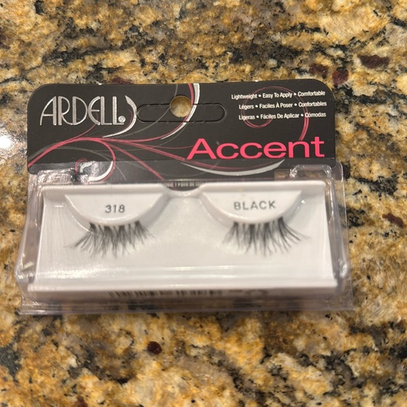 Eyelashes - Picture 2 of 2